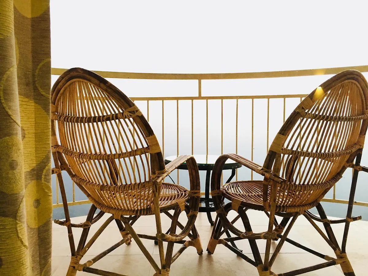 The Cliff Resort, Munnar