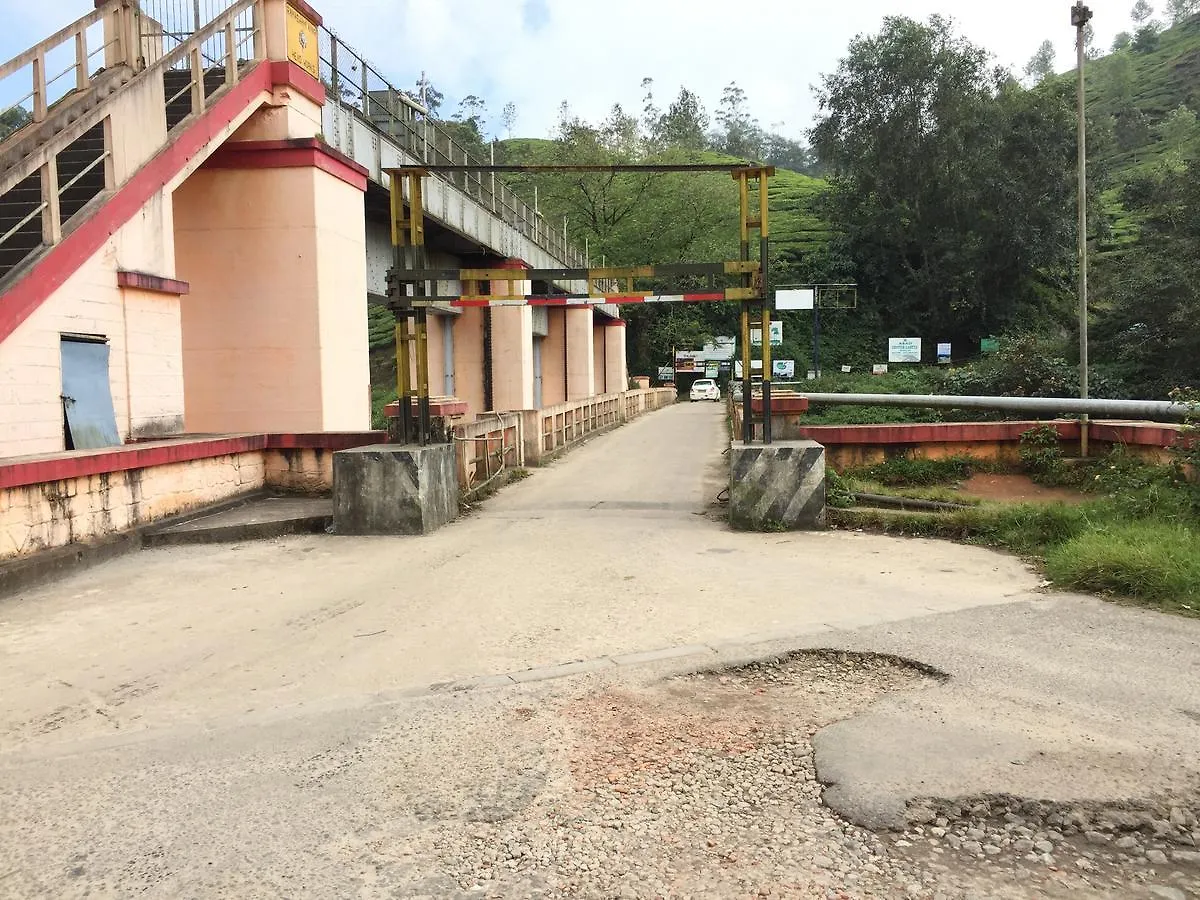 The Cliff Resort, Munnar