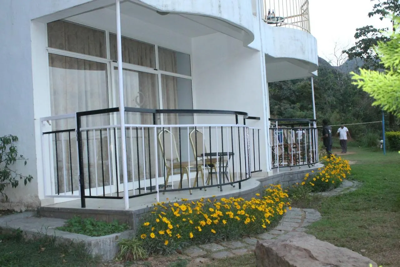 The Cliff Resort, Munnar